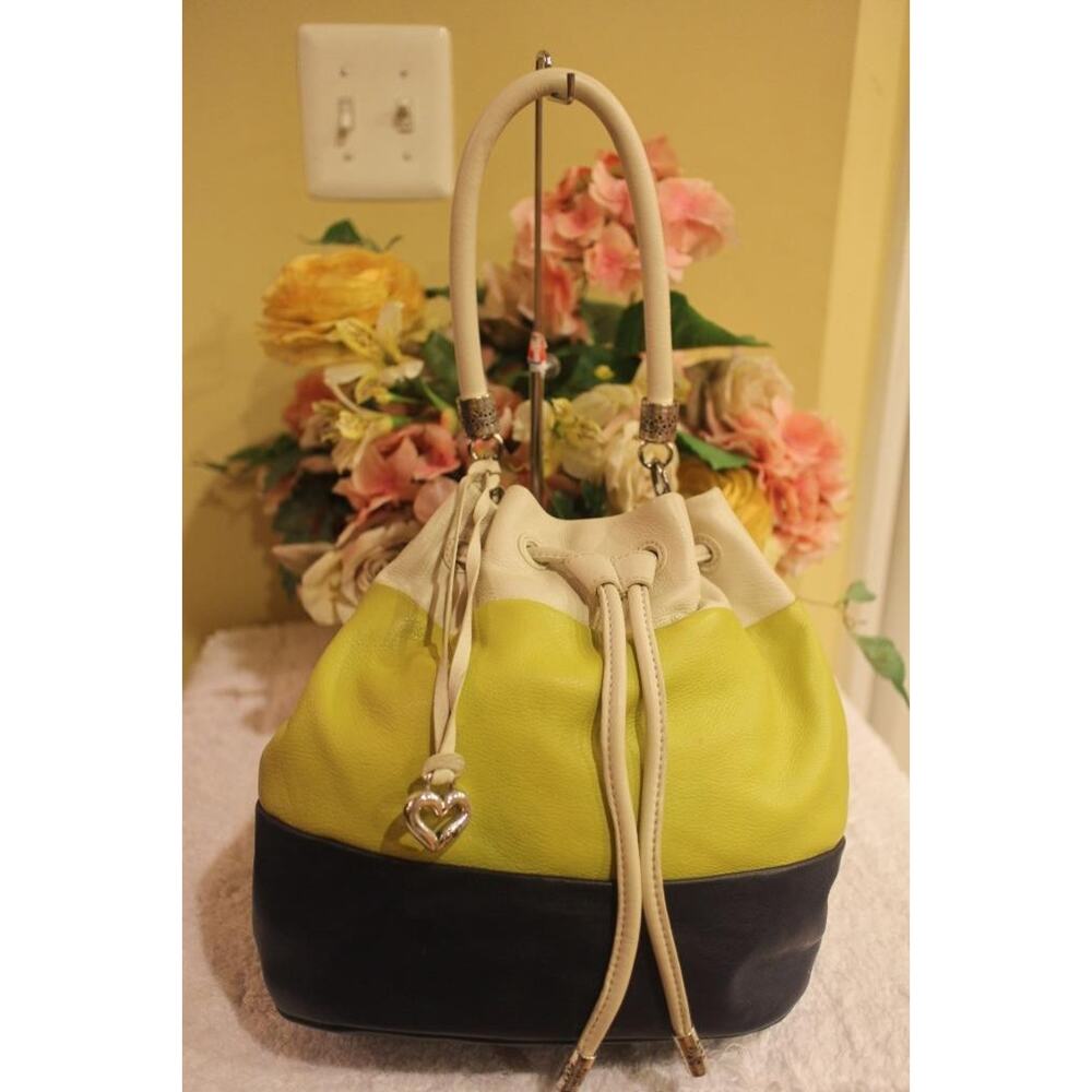 BRIGHTON BRODY DRAWSTRING BUCKET BAG PURSE (pu500 - Picture 3 of 11